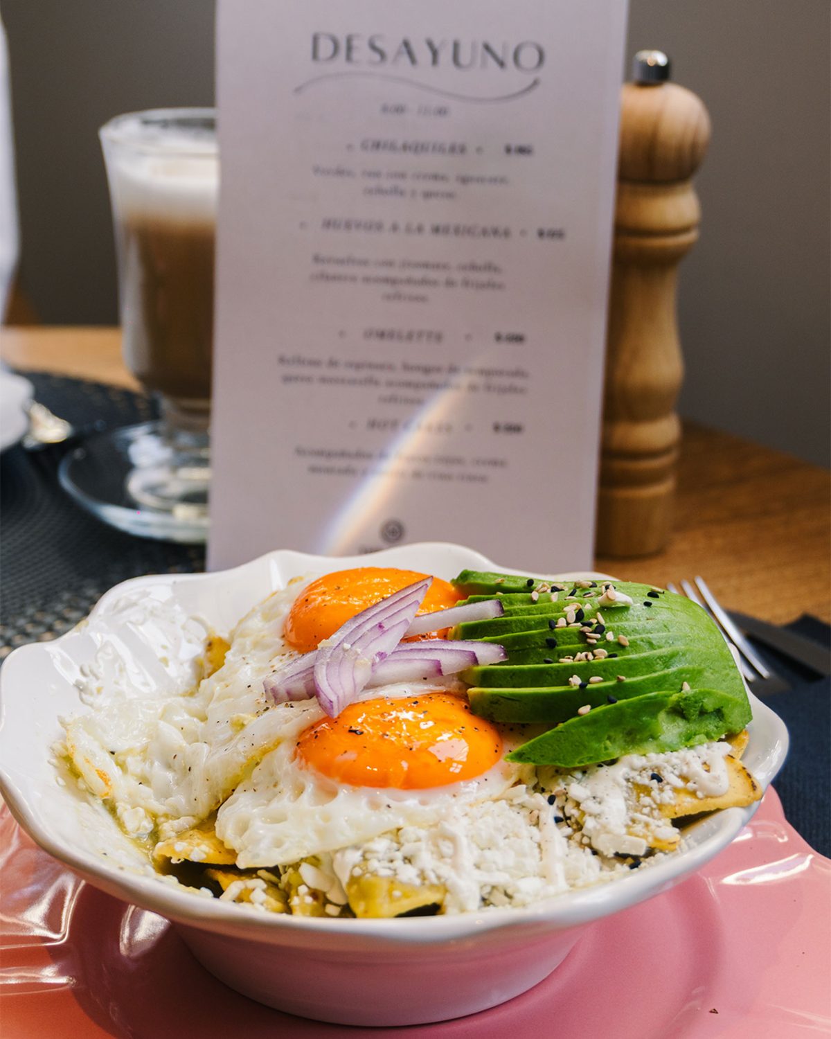 chilaquiles-huevo-desayuno-hotel-the-mark